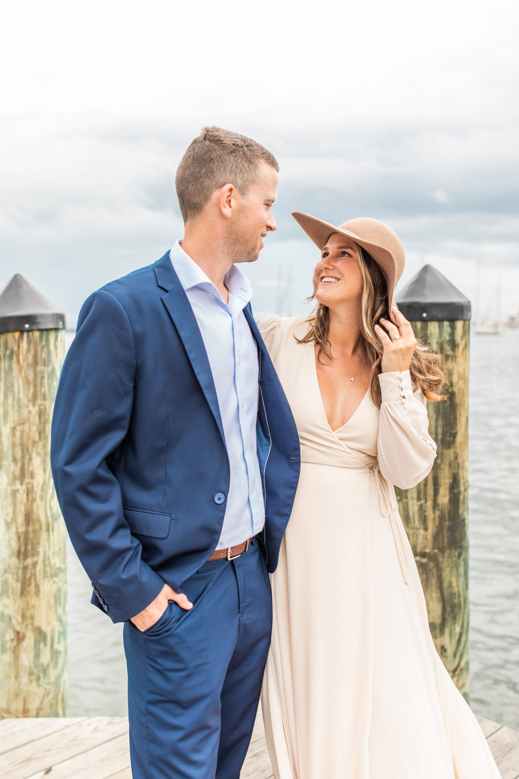 Engagement session couple in Downtown Annapolis